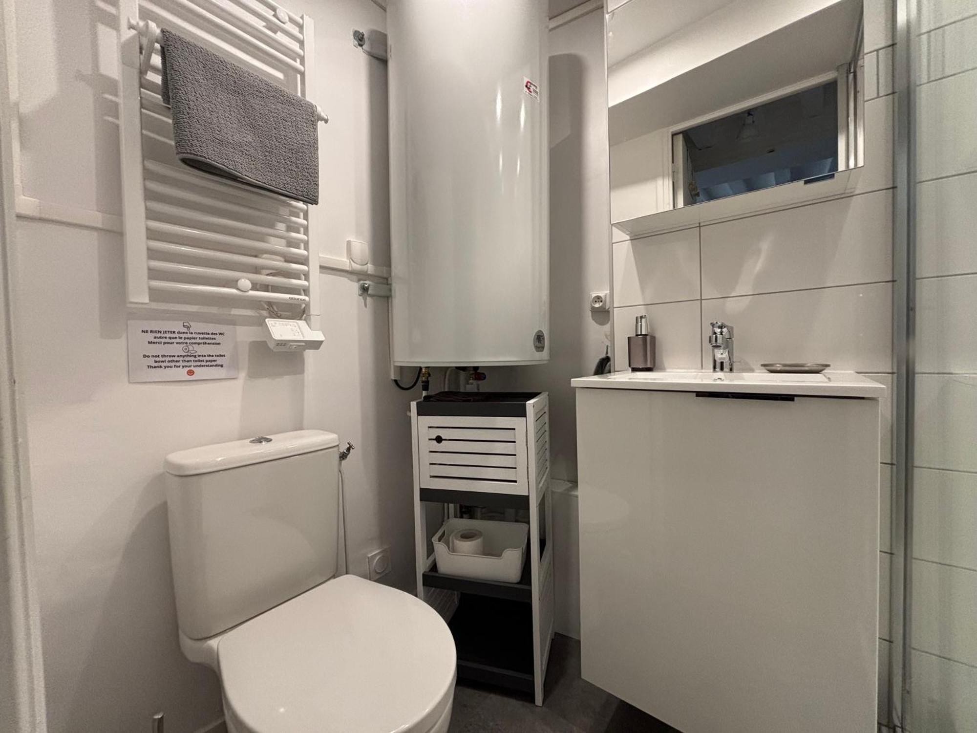 Les Remparts Apt Spacieux 1 Er Etage Renove Joliment Decore Bien Equipe Plein Centre Bayeux Proche Plages Du Debarquement Parking Gratuit A Proximite Exterior foto